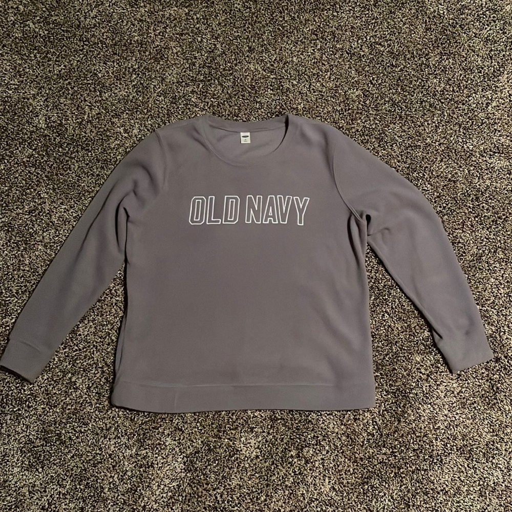 Women’s Old Navy fleece crew neck, size medium